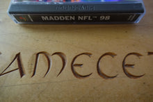 Laden Sie das Bild in den Galerie-Viewer, Madden NFL '98