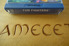 Laden Sie das Bild in den Galerie-Viewer, Fur Fighters