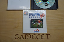 Laden Sie das Bild in den Galerie-Viewer, FIFA Soccer 96