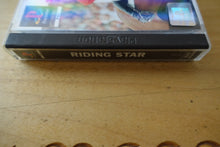 Laden Sie das Bild in den Galerie-Viewer, Ulrich Kirchhoffs Riding Star