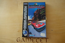 Laden Sie das Bild in den Galerie-Viewer, Daytona USA Championship Circuit Edition